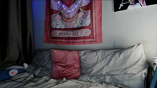 Alien Bella online show from 04-27-26, 06:50