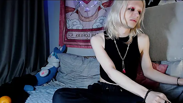 Alien Bella online show from 04-29-26, 08:37