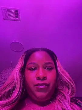 Snapshot of BigFineSelena chatting on 12-19-25, 02:29 BigFineSelena online show from 12-19-25, 02:29