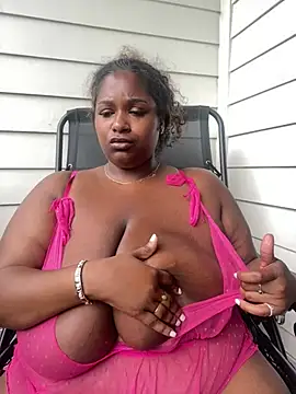 Snapshot of BigFineSelena chatting on 06-20-26, 08:11 BigFineSelena online show from 06-20-26, 08:11