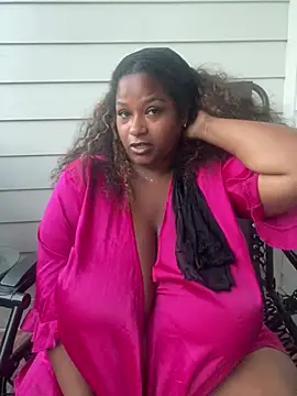Snapshot of BigFineSelena chatting on 08-02-26, 01:04 BigFineSelena online show from 08-02-26, 01:04