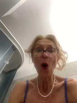 adella13 online show from 12-08-24, 10:52