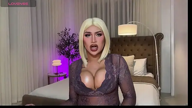 Your Majesty Tyra online show from 05-02-26, 05:12