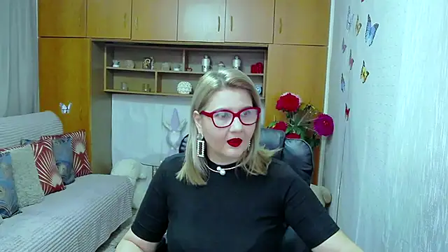 LucilleFenlys online show from 11-02-25, 07:27