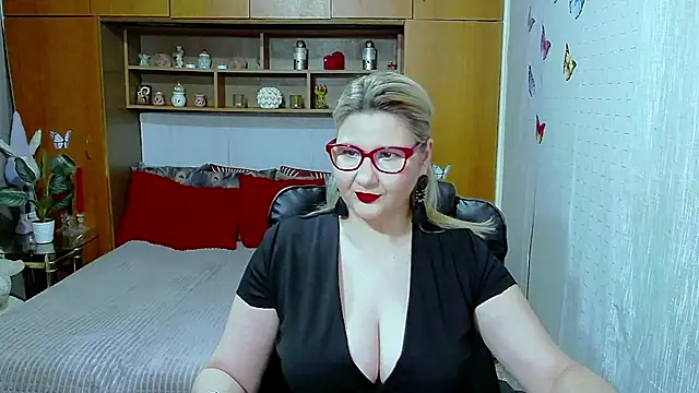 LucilleFenlys online show from 03-18-26, 07:50