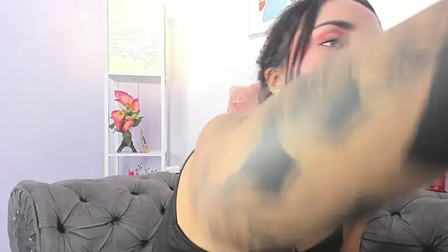 Snapshot of miss_soffi_ chatting on 12-05-24, 03:17 miss soffi online show from 12-05-24, 03:17
