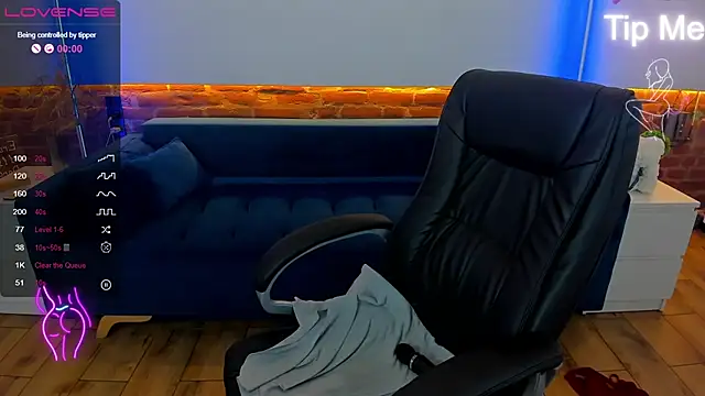 Snapshot of Kamilla_Hot chatting on 03-05-25, 05:07 Kamilla Hot online show from 03-05-25, 05:07