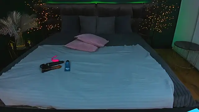 Snapshot of Kamilla_Hot chatting on 09-27-25, 06:35 Kamilla Hot online show from 09-27-25, 06:35