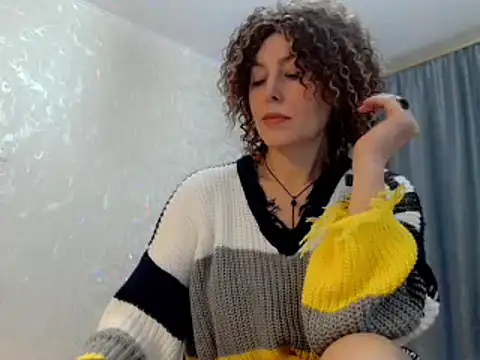 Snapshot of elenaza chatting on 01-13-25, 11:30 elenaza online show from 01-13-25, 11:30