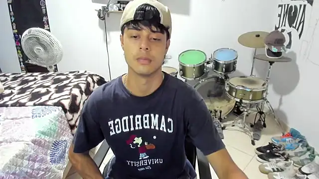 Zack falcon online show from 10-21-25, 03:29