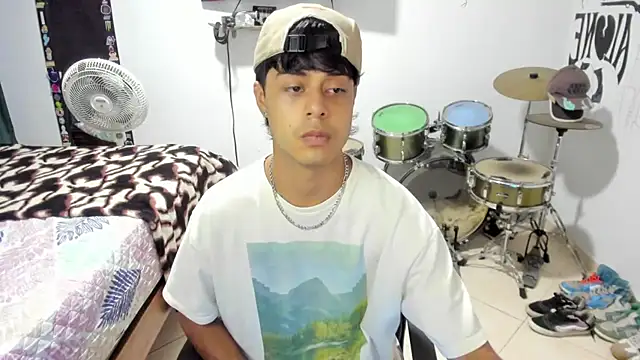 Zack falcon online show from 10-23-25, 03:39