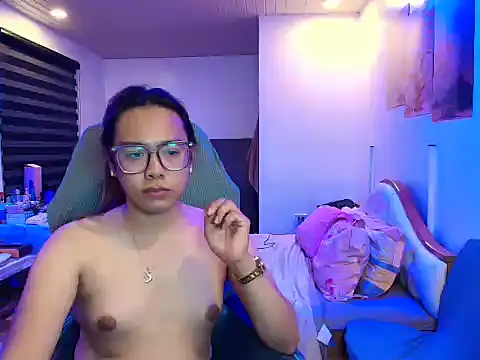 Your PrettyGirlxxx online show from 04-14-26, 12:55