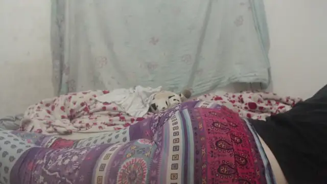 Snapshot of Kittywhiteass chatting on 03-19-25, 08:23 Kittywhiteass online show from 03-19-25, 08:23