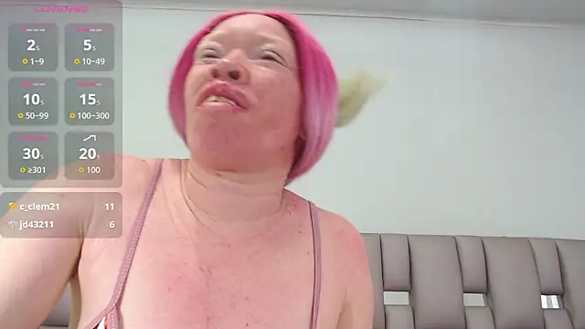 Kittywhiteass online show from 11-15-25, 02:24