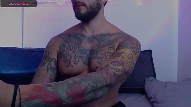 Snapshot of marco_allison01 chatting on 12-11-24, 03:15 marco allison01 online show from 12-11-24, 03:15