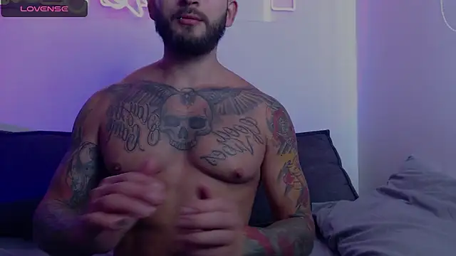 Snapshot of marco_allison01 chatting on 12-24-24, 03:58 marco allison01 online show from 12-24-24, 03:58