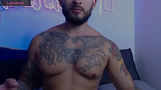 Snapshot of marco_allison01 chatting on 01-02-25, 02:57 marco allison01 online show from 01-02-25, 02:57