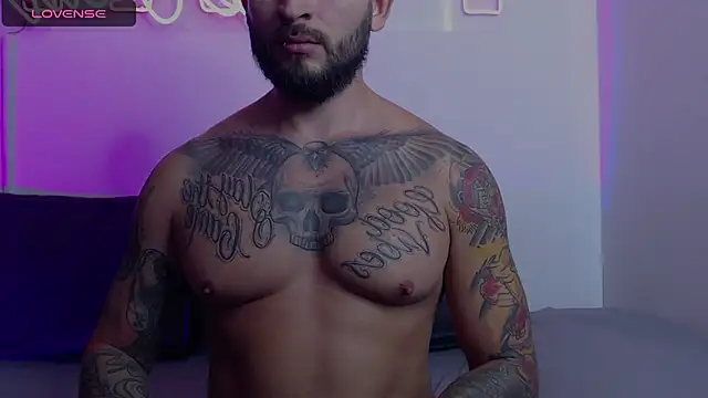 Snapshot of marco_allison01 chatting on 01-04-25, 03:49 marco allison01 online show from 01-04-25, 03:49