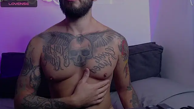 Snapshot of marco_allison01 chatting on 01-18-25, 01:18 marco allison01 online show from 01-18-25, 01:18