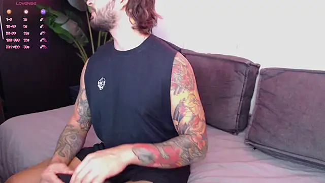 Snapshot of marco_allison01 chatting on 09-24-25, 05:27 marco allison01 online show from 09-24-25, 05:27