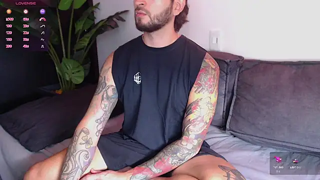 Snapshot of marco_allison01 chatting on 09-26-25, 03:16 marco allison01 online show from 09-26-25, 03:16