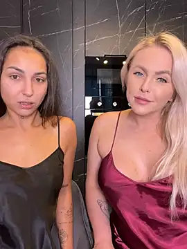 Snapshot of Keep_us_wild chatting on 12-19-24, 04:45 Keep us wild online show from 12-19-24, 04:45