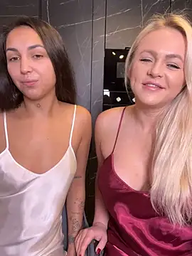 Snapshot of Keep_us_wild chatting on 12-22-24, 10:15 Keep us wild online show from 12-22-24, 10:15