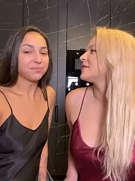 Snapshot of Keep_us_wild chatting on 01-05-25, 10:50 Keep us wild online show from 01-05-25, 10:50