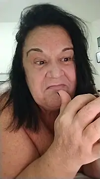 Yaya Mineira online show from 06-14-26, 02:24