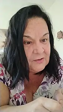 Yaya Mineira online show from 06-18-26, 01:04