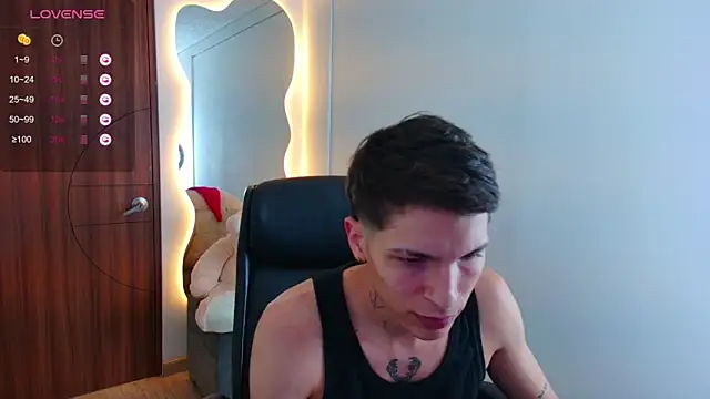 Snapshot of harrisoncuper chatting on 01-04-25, 12:27 harrisoncuper online show from 01-04-25, 12:27