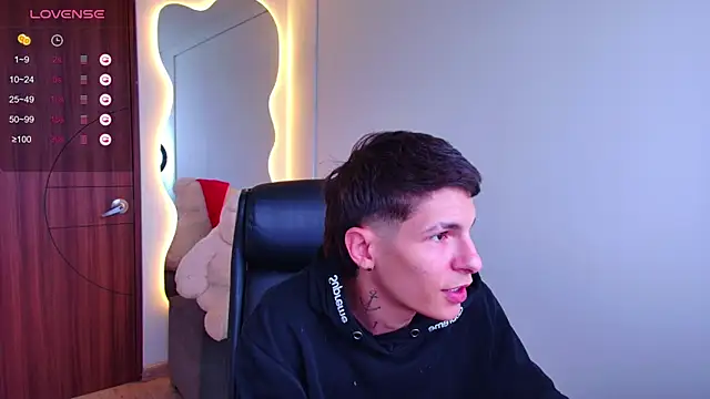 Snapshot of harrisoncuper chatting on 01-05-25, 10:19 harrisoncuper online show from 01-05-25, 10:19