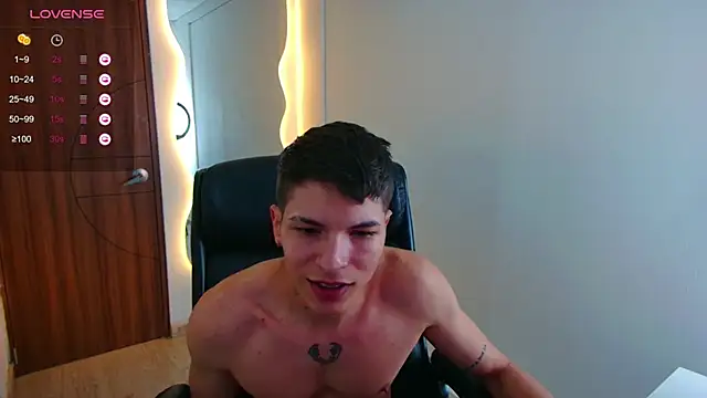 Snapshot of harrisoncuper chatting on 01-27-25, 01:48 harrisoncuper online show from 01-27-25, 01:48