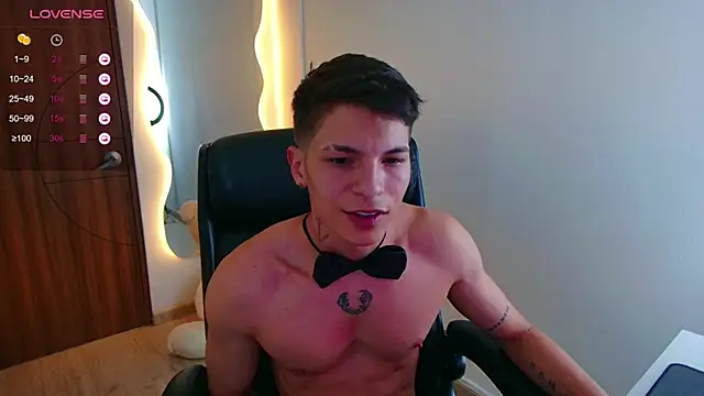 Snapshot of harrisoncuper chatting on 02-06-25, 02:22 harrisoncuper online show from 02-06-25, 02:22