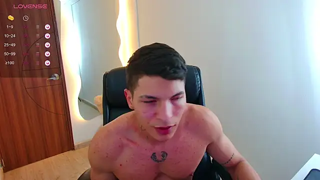 Snapshot of harrisoncuper chatting on 09-26-25, 02:15 harrisoncuper online show from 09-26-25, 02:15