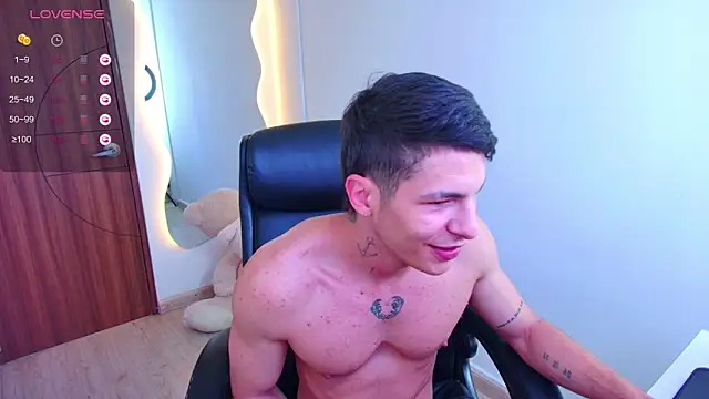 Snapshot of harrisoncuper chatting on 10-01-25, 10:16 harrisoncuper online show from 10-01-25, 10:16