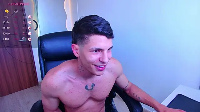 Snapshot of harrisoncuper chatting on 10-08-25, 09:23 harrisoncuper online show from 10-08-25, 09:23