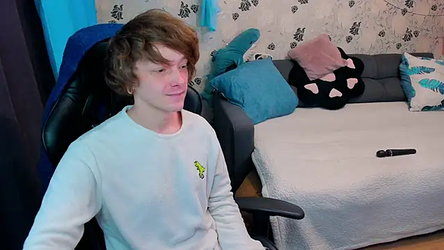 Snapshot of lakmsrrrmrrr chatting on 12-05-25, 10:24 lakmsrrrmrrr online show from 12-05-25, 10:24