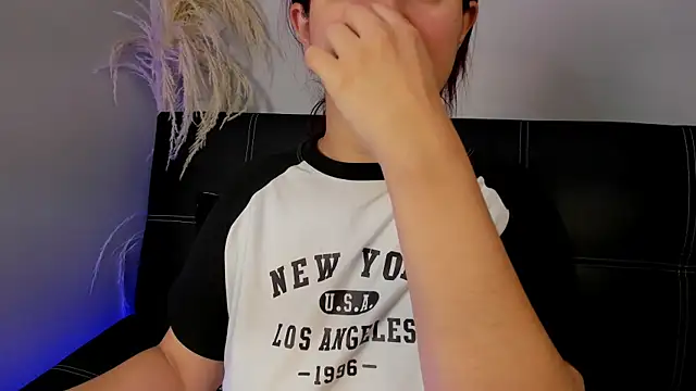 madelaine blosson online show from 04-06-26, 10:27