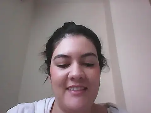 lauratobon online show from 10-14-25, 04:52