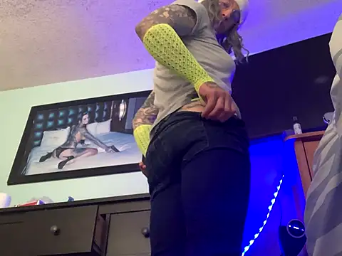 Snapshot of Kik_SickSlut88 chatting on 10-11-25, 03:10 Kik SickSlut88 online show from 10-11-25, 03:10