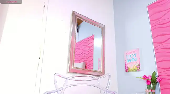 Snapshot of _Valeria_Brown chatting on 03-11-25, 11:48 Valeria Brown online show from 03-11-25, 11:48