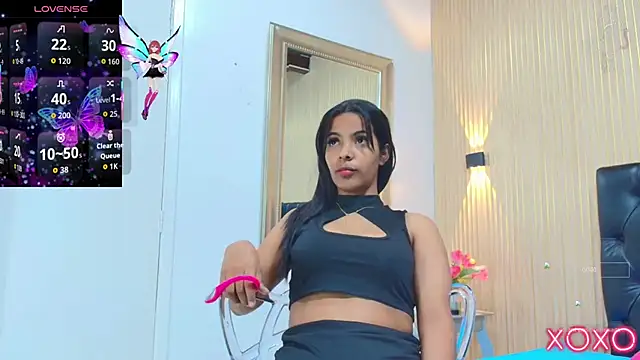 Snapshot of _Valeria_Brown chatting on 11-19-25, 08:42 Valeria Brown online show from 11-19-25, 08:42