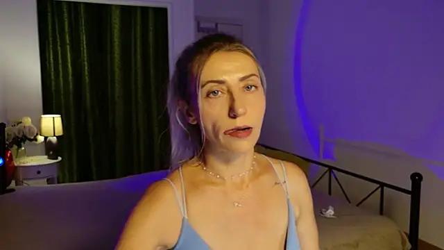 ZoeGrant online show from 06-18-26, 06:01