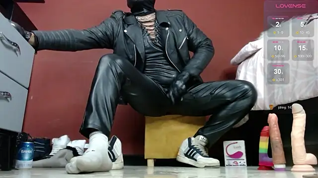 Snapshot of TomLover_12 chatting on 01-29-25, 03:01 TomLover 12 online show from 01-29-25, 03:01