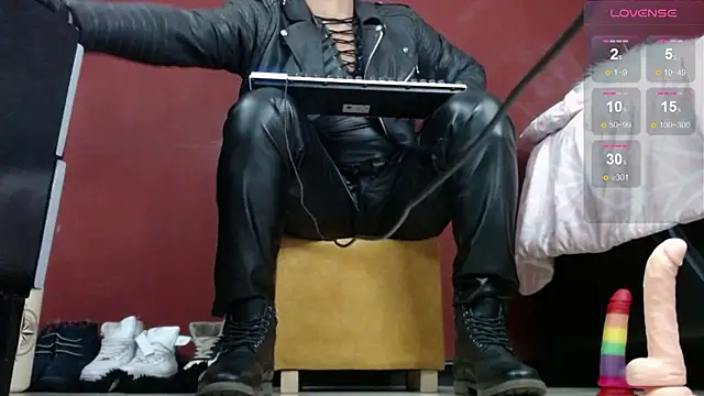 Snapshot of TomLover_12 chatting on 01-29-25, 11:35 TomLover 12 online show from 01-29-25, 11:35