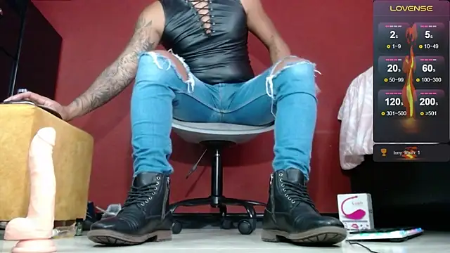 Snapshot of TomLover_12 chatting on 02-10-25, 02:59 TomLover 12 online show from 02-10-25, 02:59