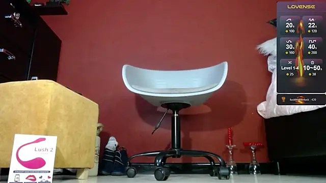 Snapshot of TomLover_12 chatting on 02-15-25, 09:48 TomLover 12 online show from 02-15-25, 09:48