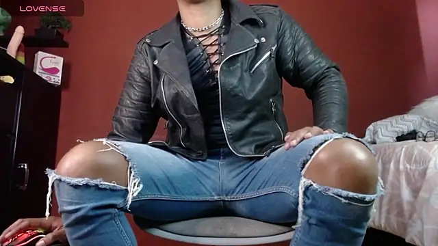 Snapshot of TomLover_12 chatting on 03-11-25, 01:23 TomLover 12 online show from 03-11-25, 01:23