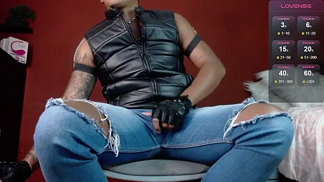 Snapshot of TomLover_12 chatting on 03-20-25, 01:46 TomLover 12 online show from 03-20-25, 01:46